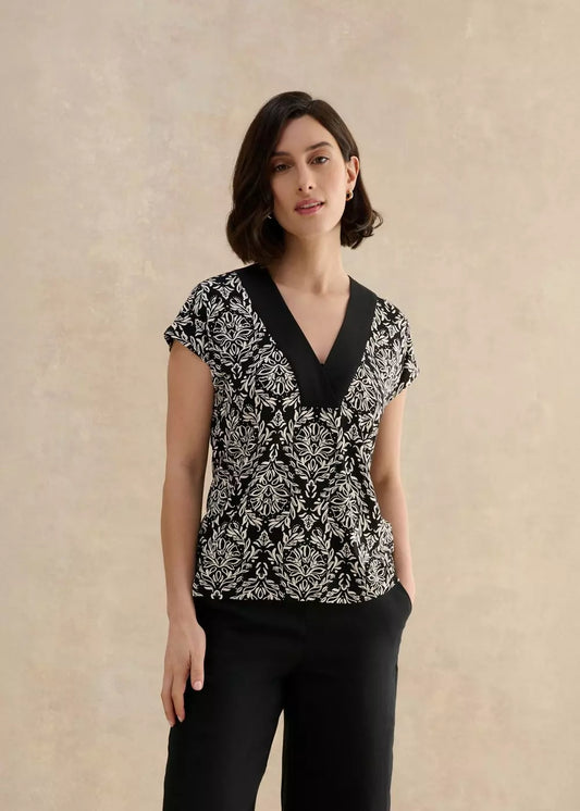 Jonie Printed V- neck Top