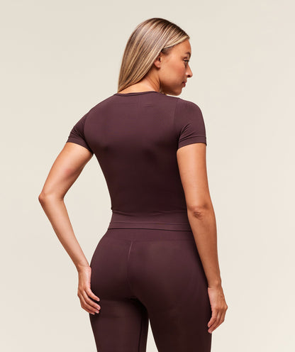 Everyday Seamless Tight Fit Crew Neck Tee