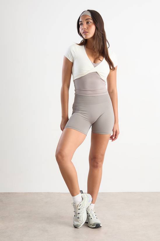 DSGN Studio Sport Contour Bum Scrunch Seamless Short