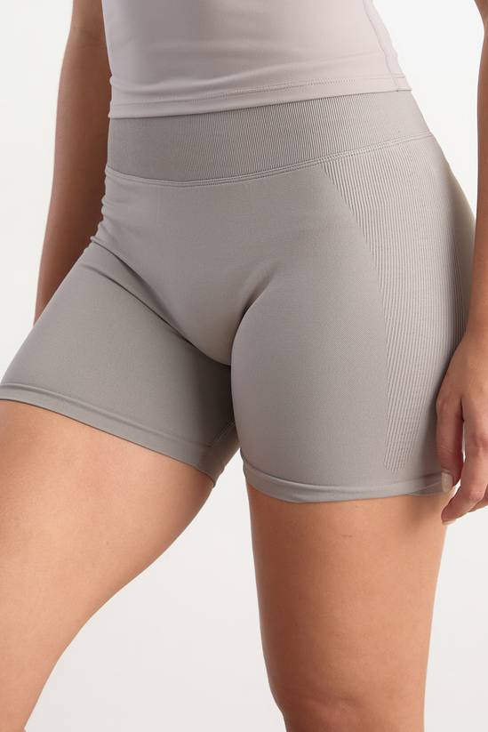 DSGN Studio Sport Contour Bum Scrunch Seamless Short